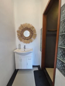 Bathroom Vl 004 02