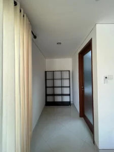 Entrance Vl 005 02