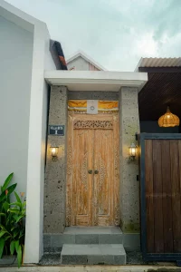 Entrance Vl 020 01